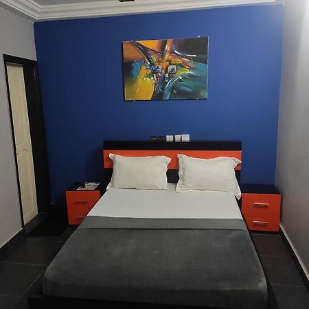 Royal Blue Guest House & Bar Λομέ Εξωτερικό φωτογραφία