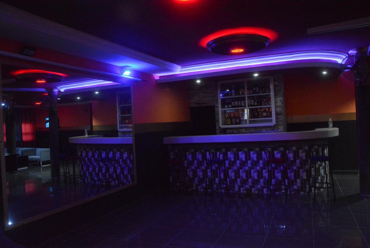 Royal Blue Guest House & Bar Λομέ Εξωτερικό φωτογραφία