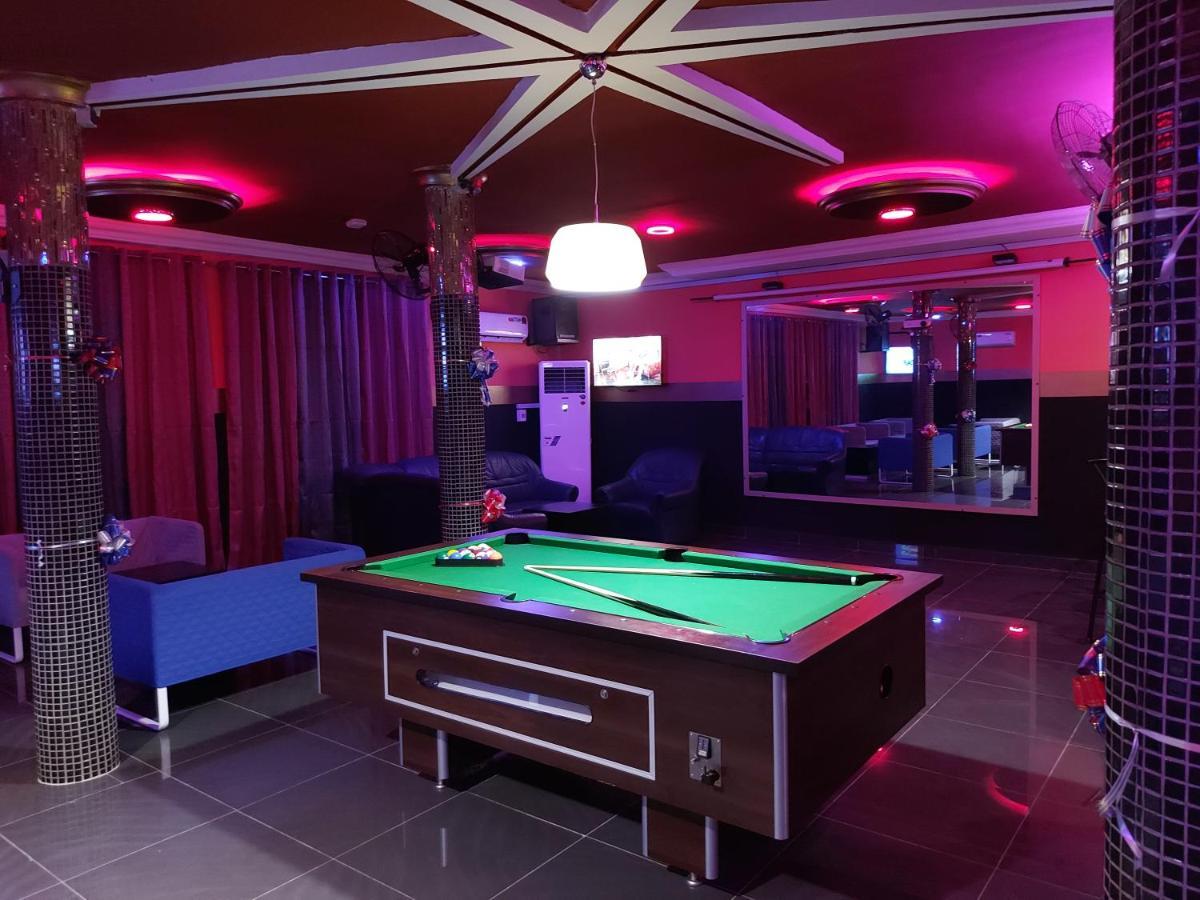 Royal Blue Guest House & Bar Λομέ Εξωτερικό φωτογραφία