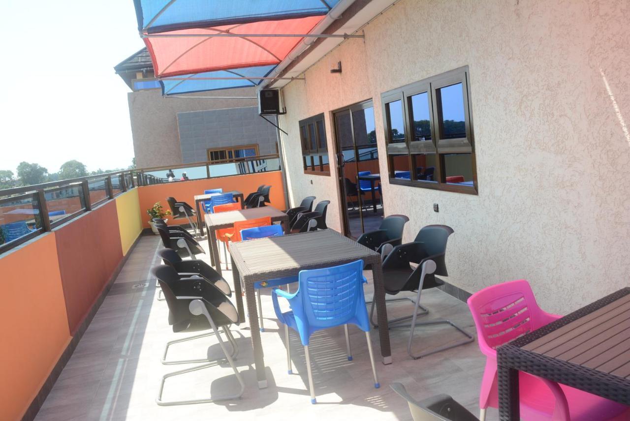 Royal Blue Guest House & Bar Λομέ Εξωτερικό φωτογραφία