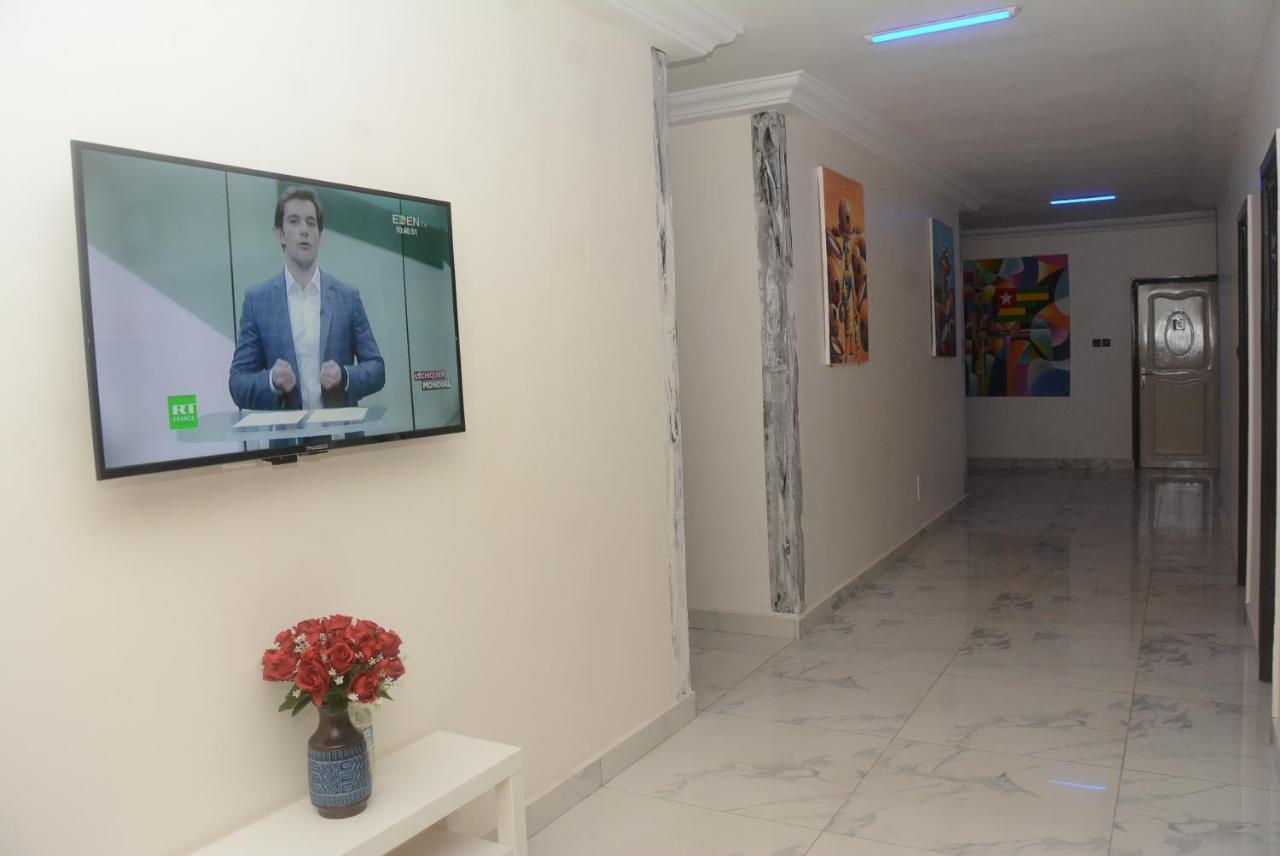 Royal Blue Guest House & Bar Λομέ Εξωτερικό φωτογραφία