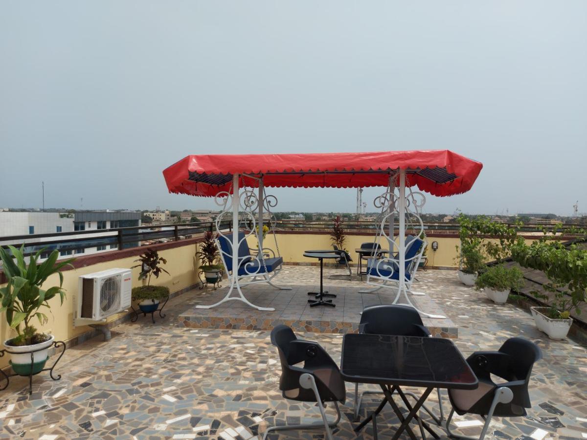Royal Blue Guest House & Bar Λομέ Εξωτερικό φωτογραφία