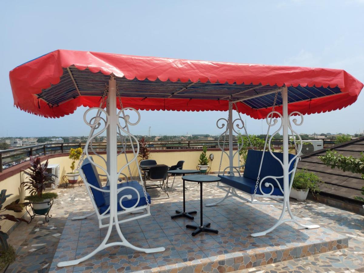 Royal Blue Guest House & Bar Λομέ Εξωτερικό φωτογραφία