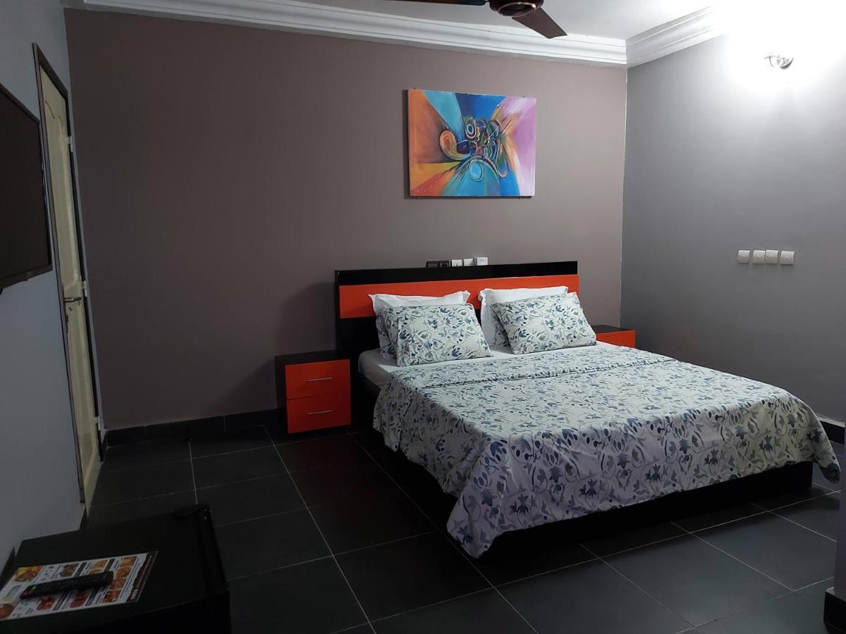Royal Blue Guest House & Bar Λομέ Εξωτερικό φωτογραφία