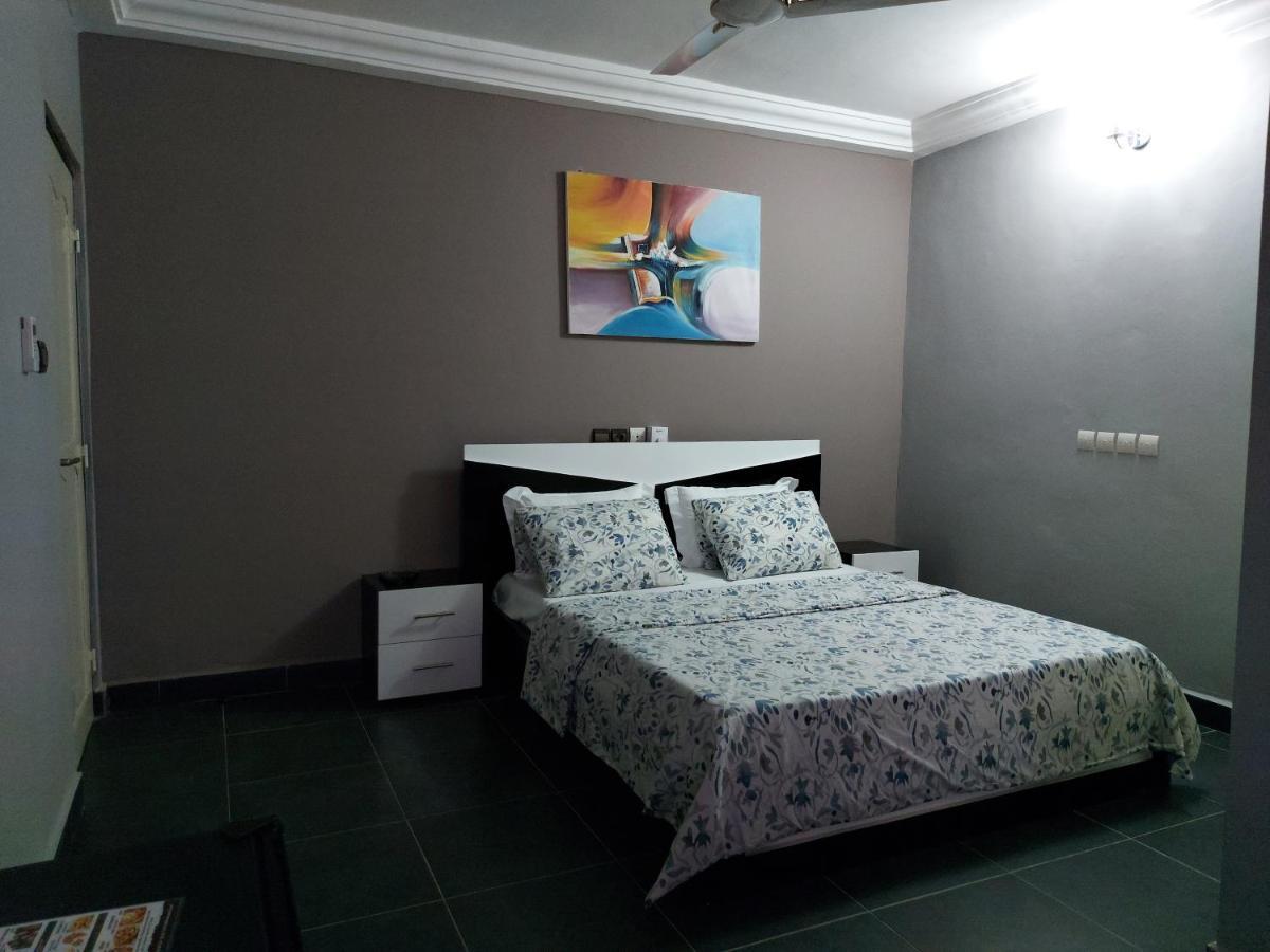Royal Blue Guest House & Bar Λομέ Εξωτερικό φωτογραφία