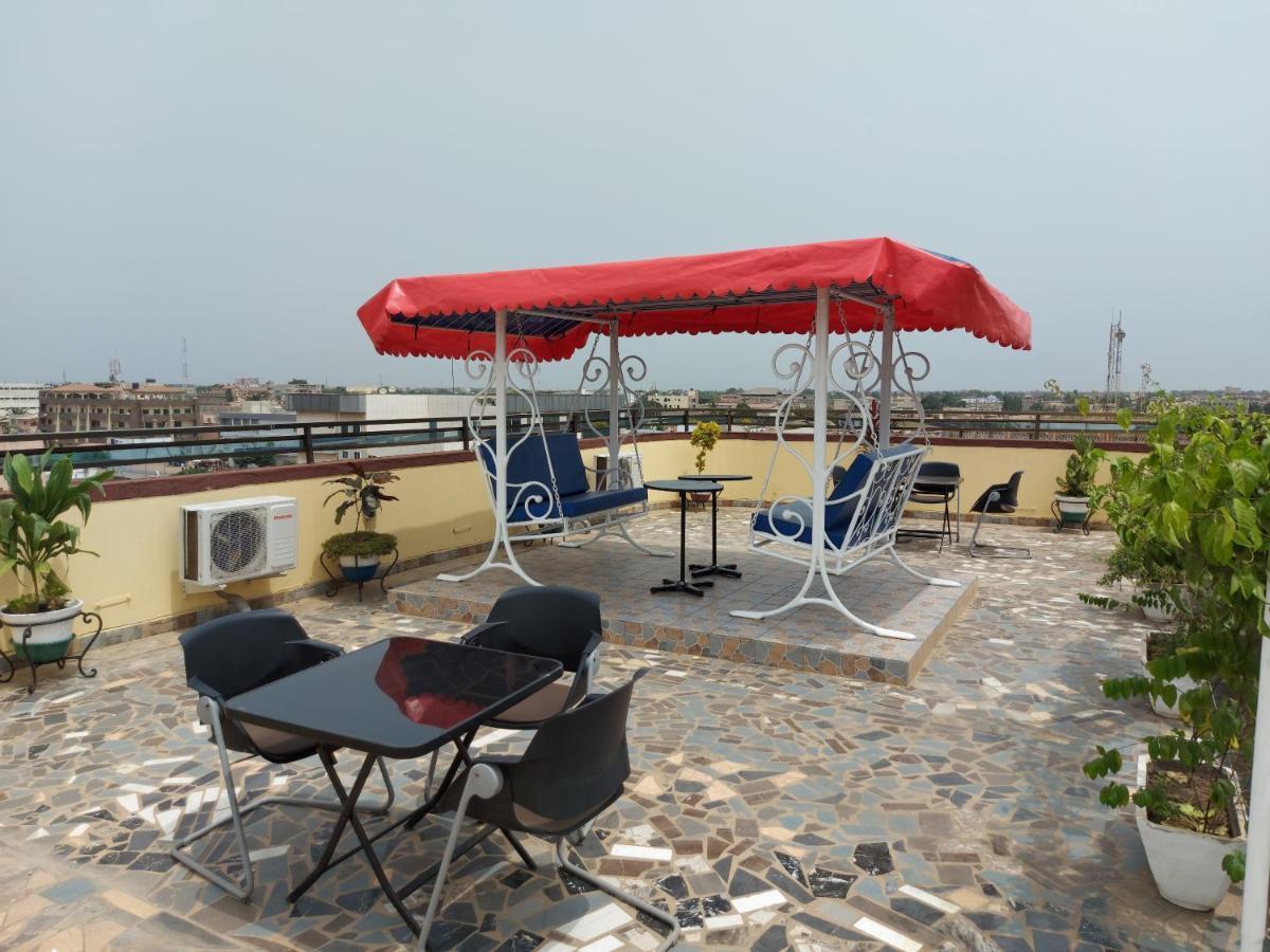 Royal Blue Guest House & Bar Λομέ Εξωτερικό φωτογραφία