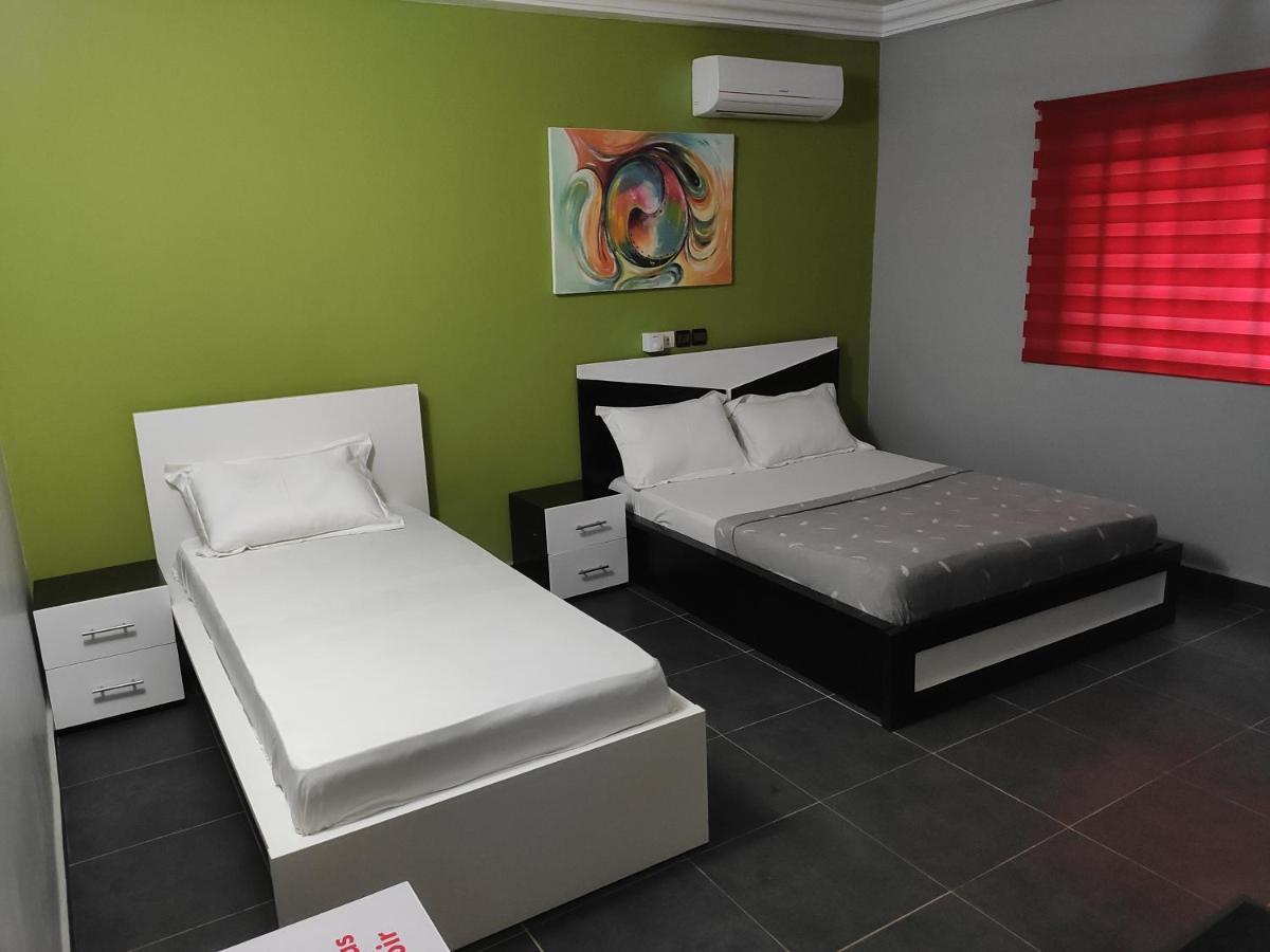Royal Blue Guest House & Bar Λομέ Εξωτερικό φωτογραφία