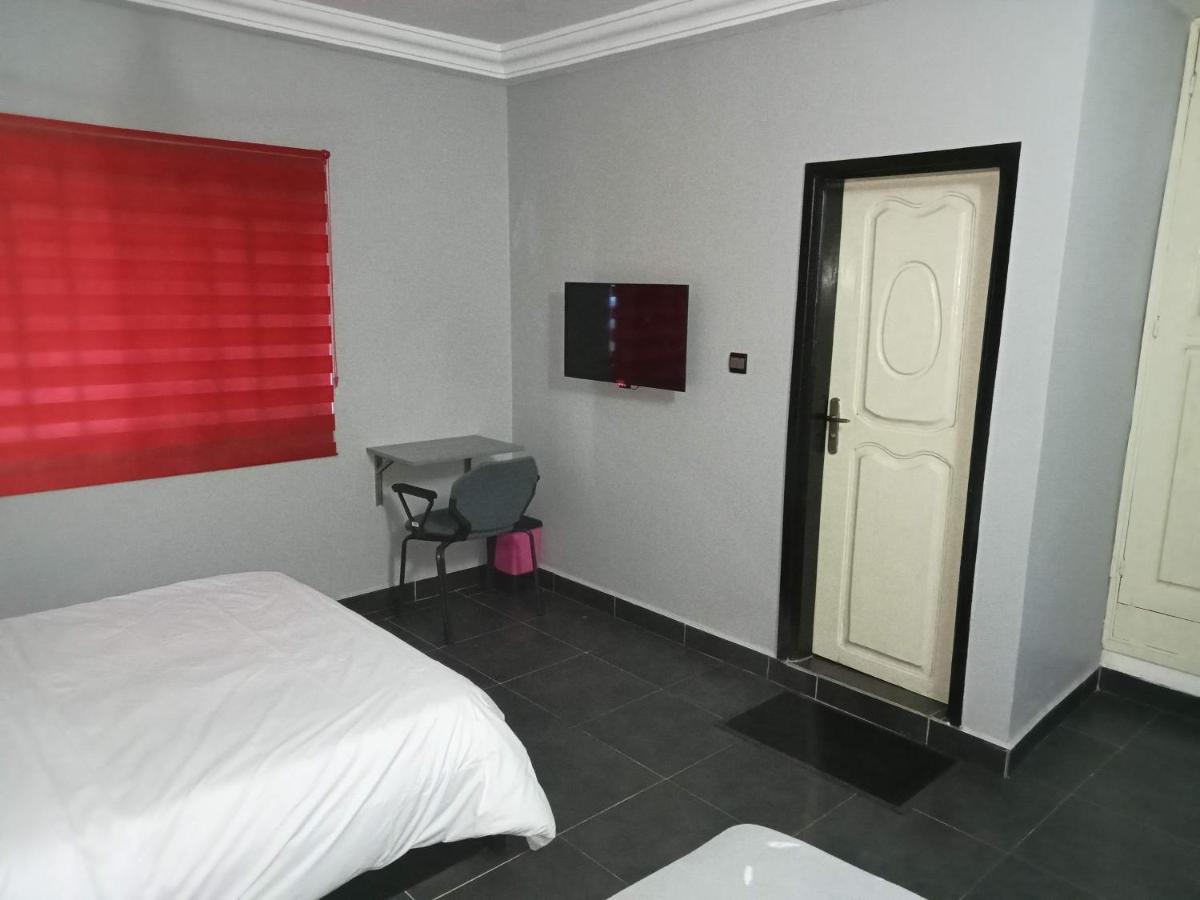 Royal Blue Guest House & Bar Λομέ Εξωτερικό φωτογραφία