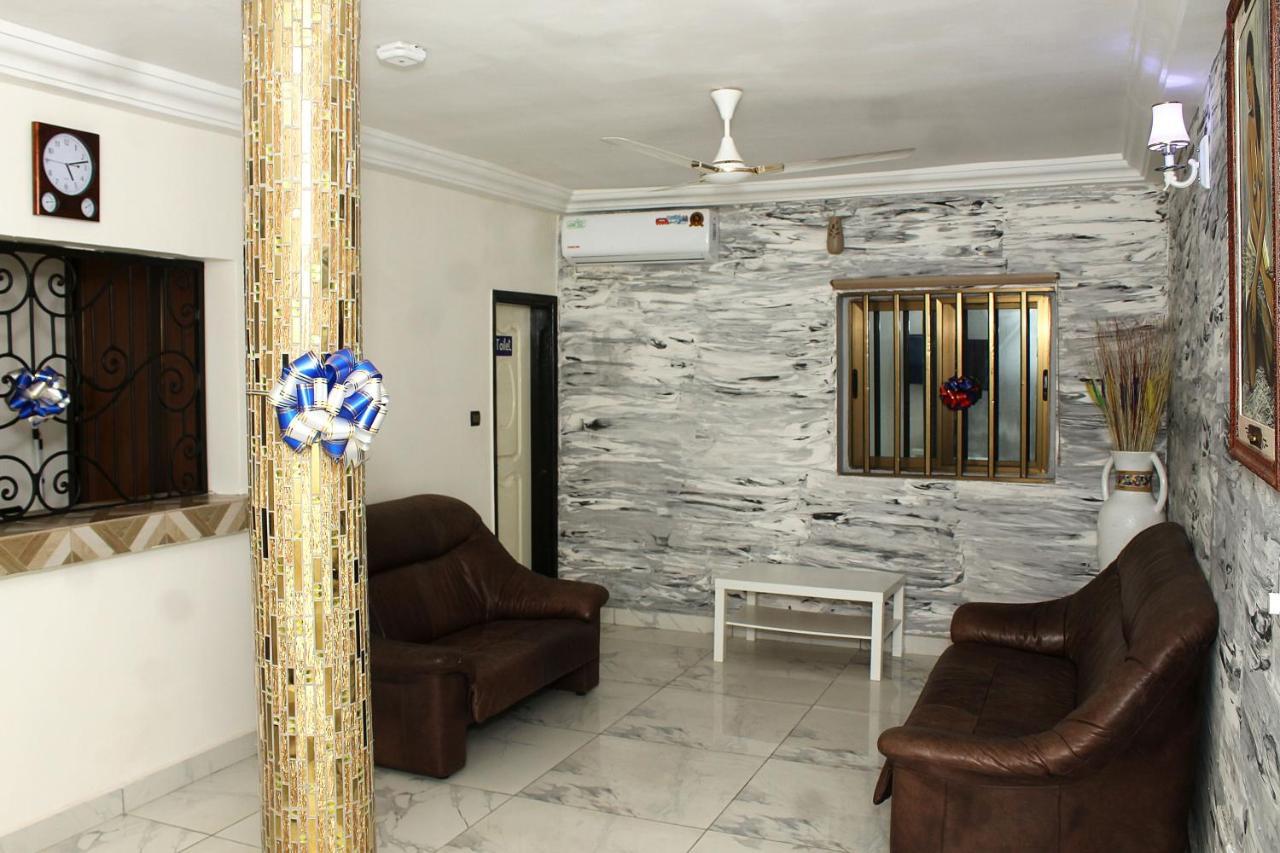 Royal Blue Guest House & Bar Λομέ Εξωτερικό φωτογραφία