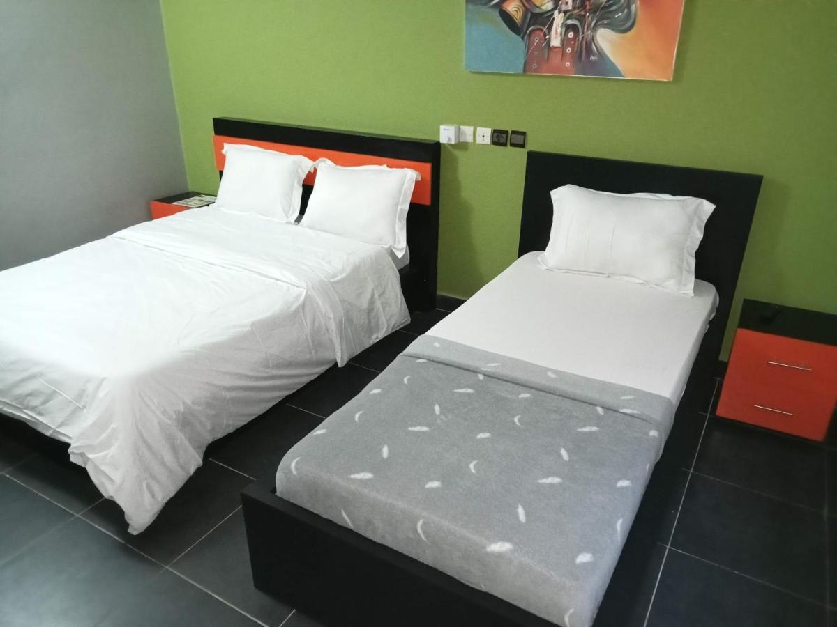 Royal Blue Guest House & Bar Λομέ Εξωτερικό φωτογραφία