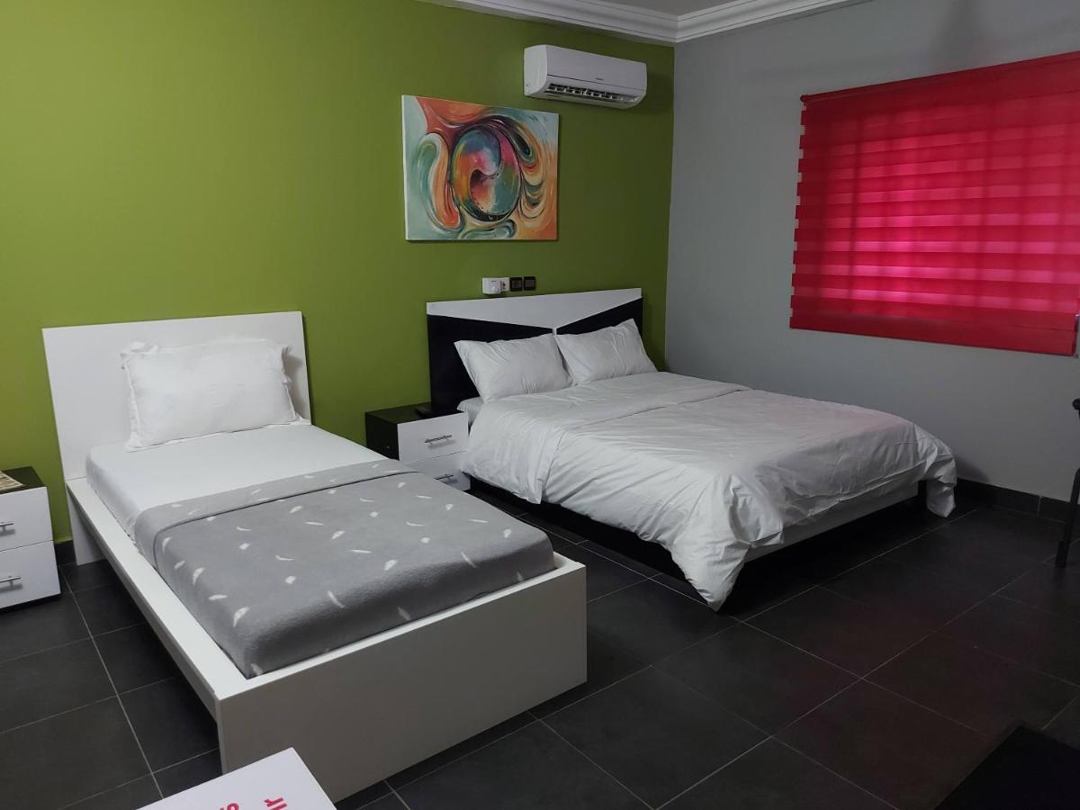 Royal Blue Guest House & Bar Λομέ Εξωτερικό φωτογραφία