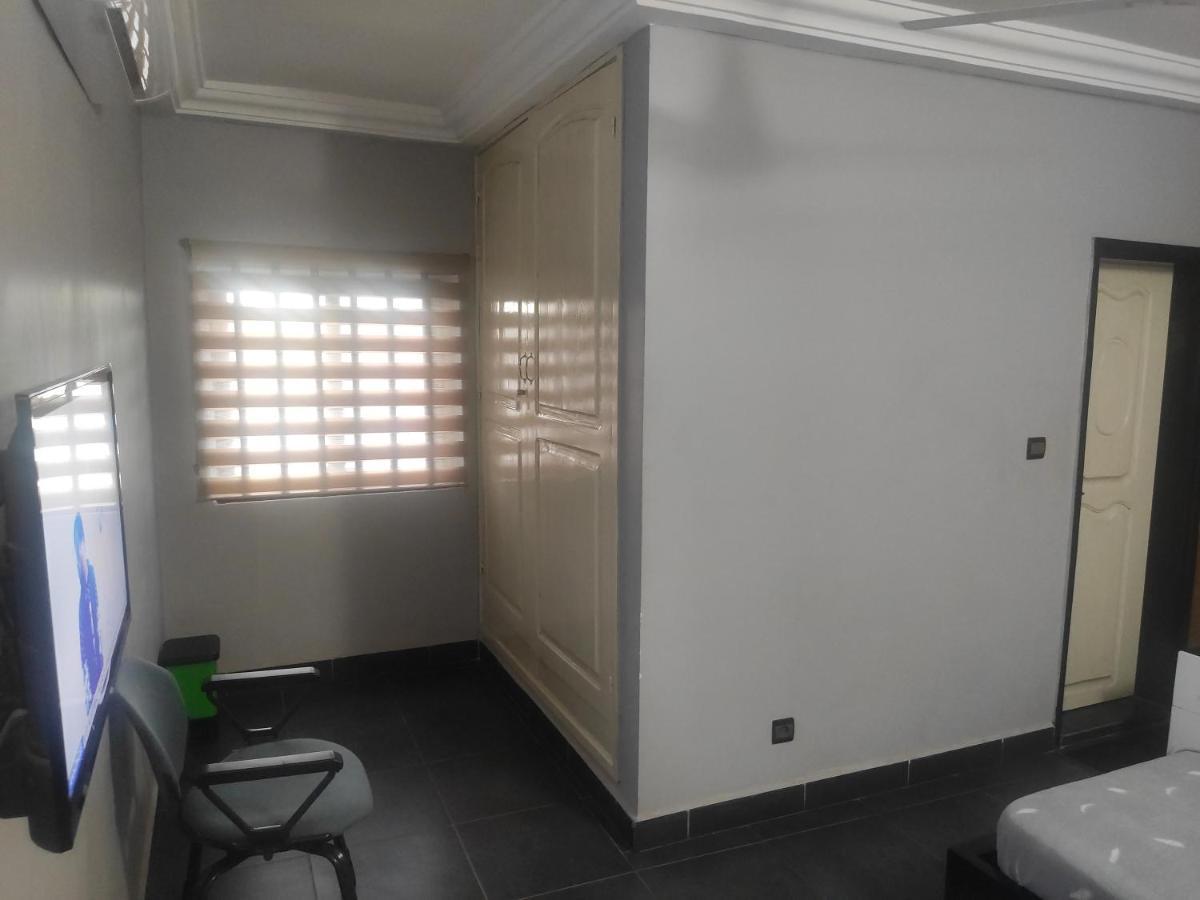 Royal Blue Guest House & Bar Λομέ Εξωτερικό φωτογραφία