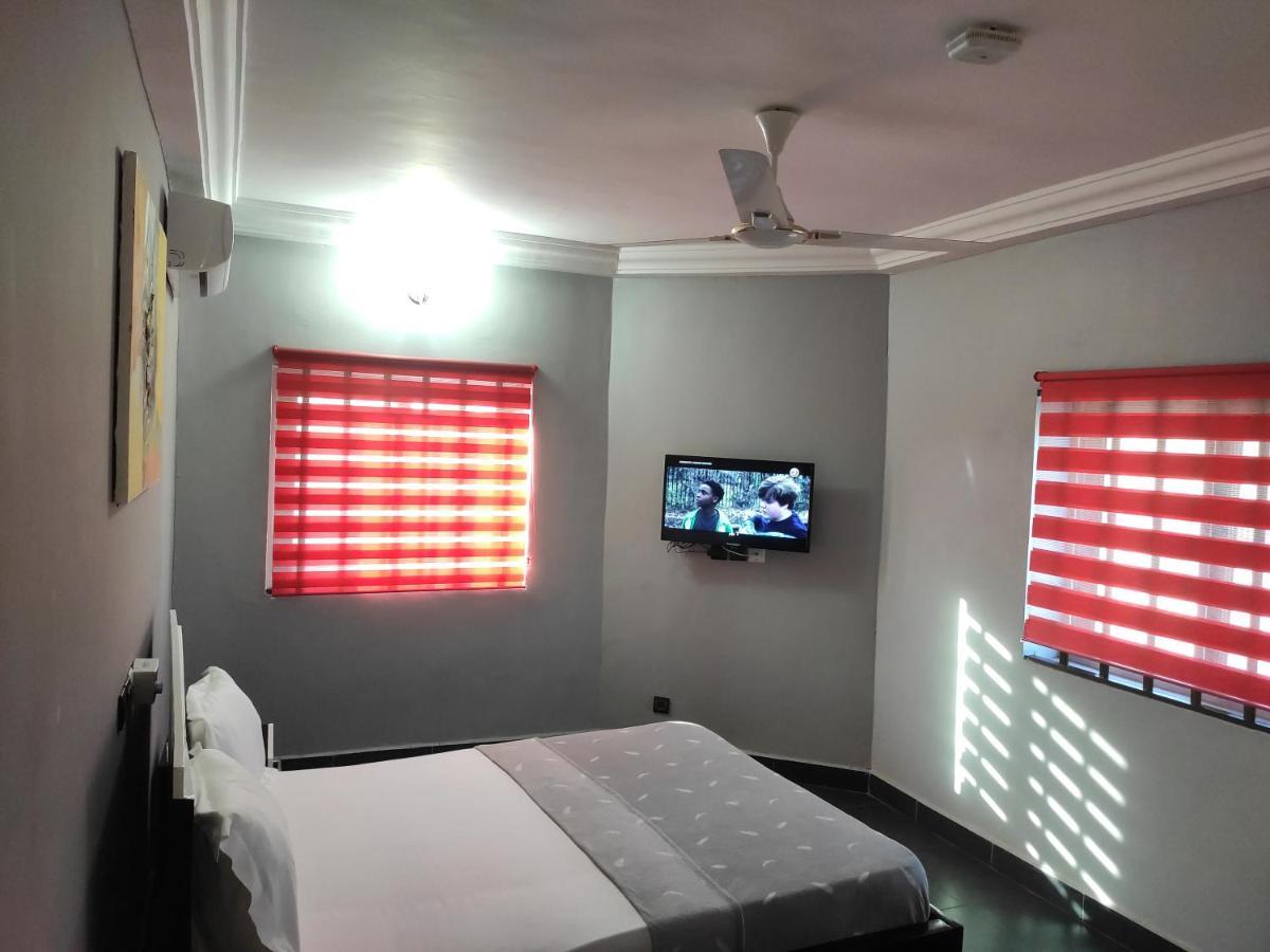 Royal Blue Guest House & Bar Λομέ Εξωτερικό φωτογραφία