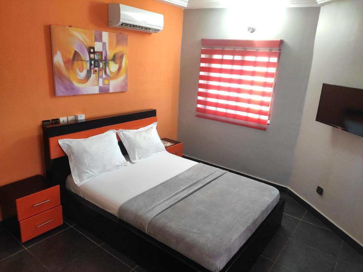 Royal Blue Guest House & Bar Λομέ Εξωτερικό φωτογραφία
