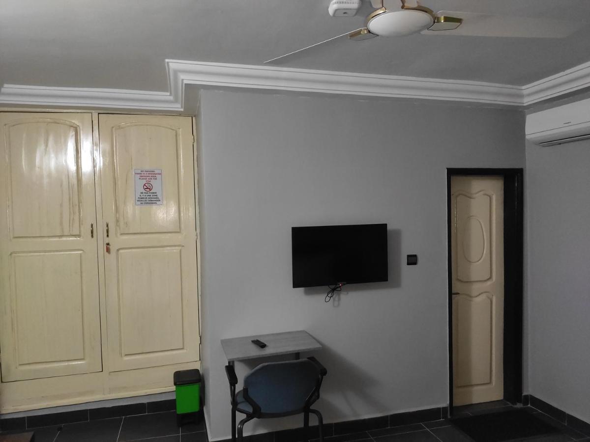 Royal Blue Guest House & Bar Λομέ Εξωτερικό φωτογραφία