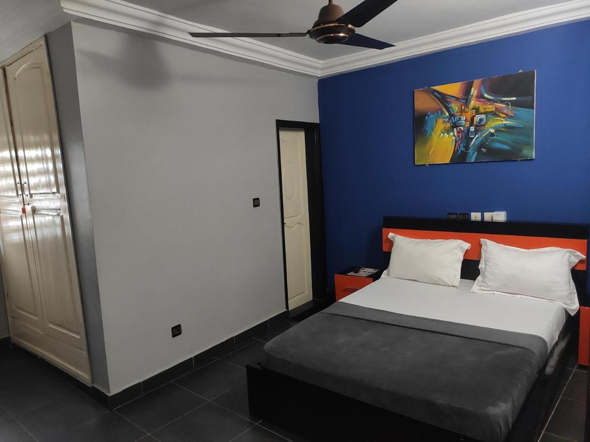 Royal Blue Guest House & Bar Λομέ Εξωτερικό φωτογραφία