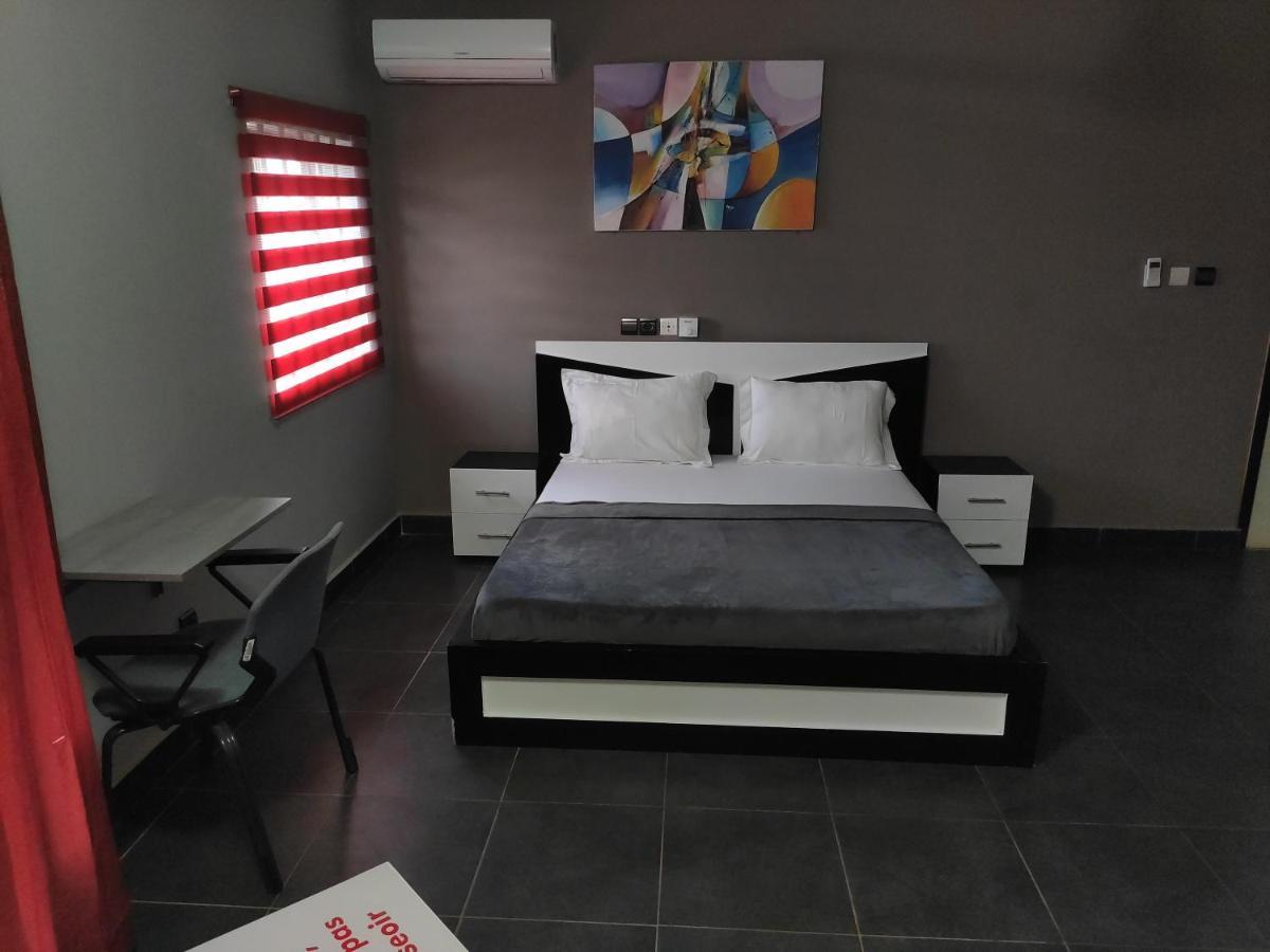 Royal Blue Guest House & Bar Λομέ Εξωτερικό φωτογραφία