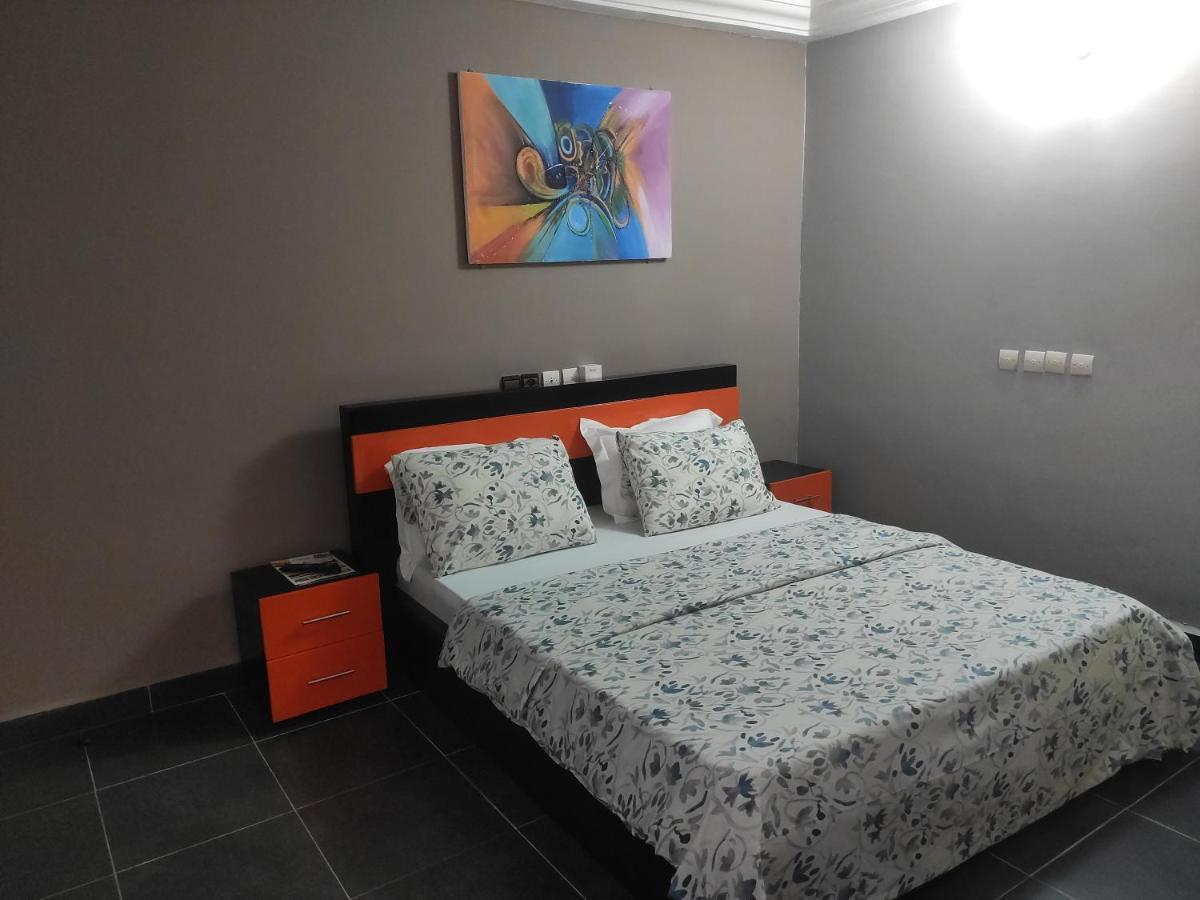 Royal Blue Guest House & Bar Λομέ Εξωτερικό φωτογραφία